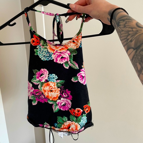 Halter crop top - Picture 1 of 1